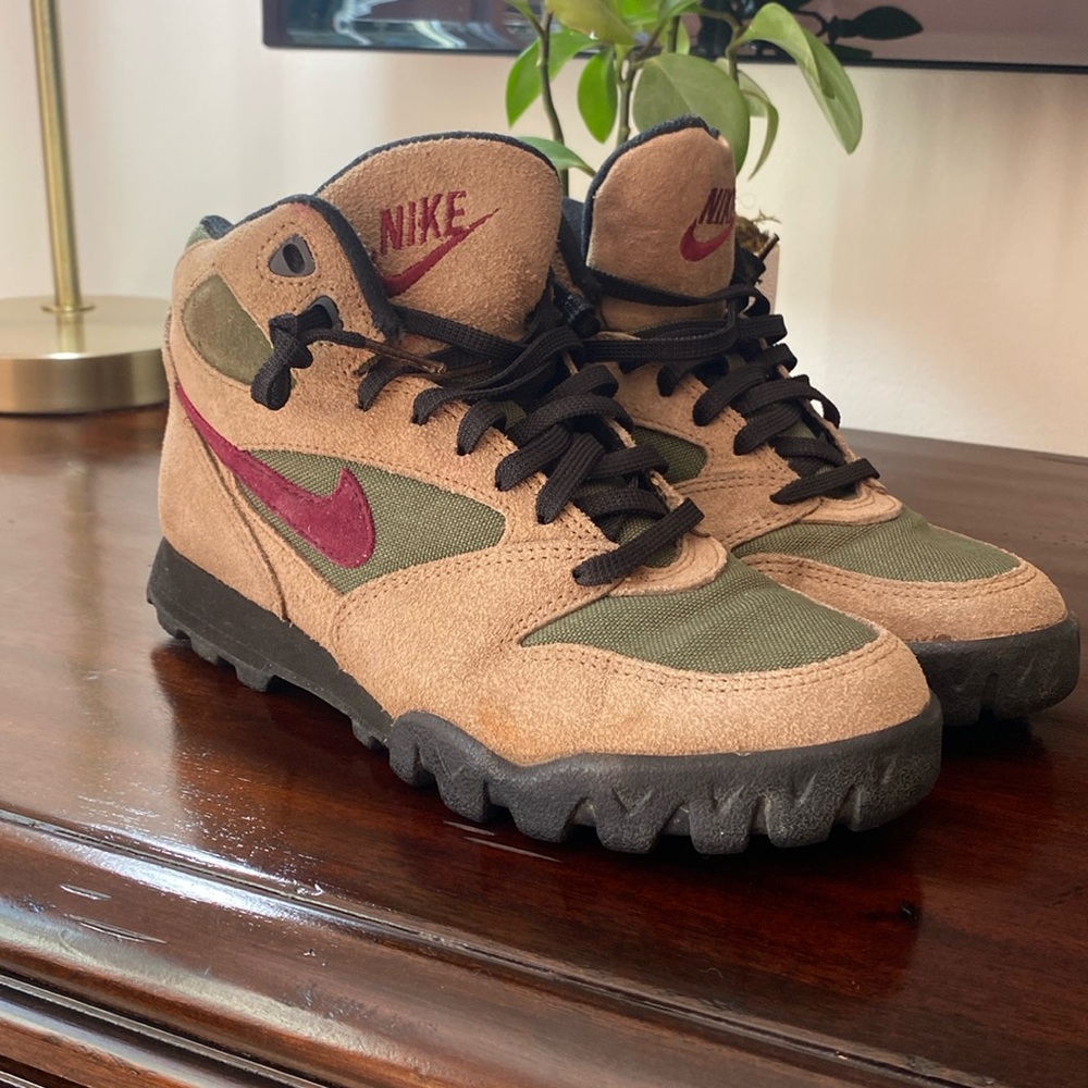 Vintage 1990s Nike ACG Hiking Boots Sz 7.5